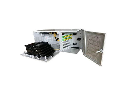 Innenaufbau der CTO-48P-Box mit separaten Spleiß- und Patchabteilen